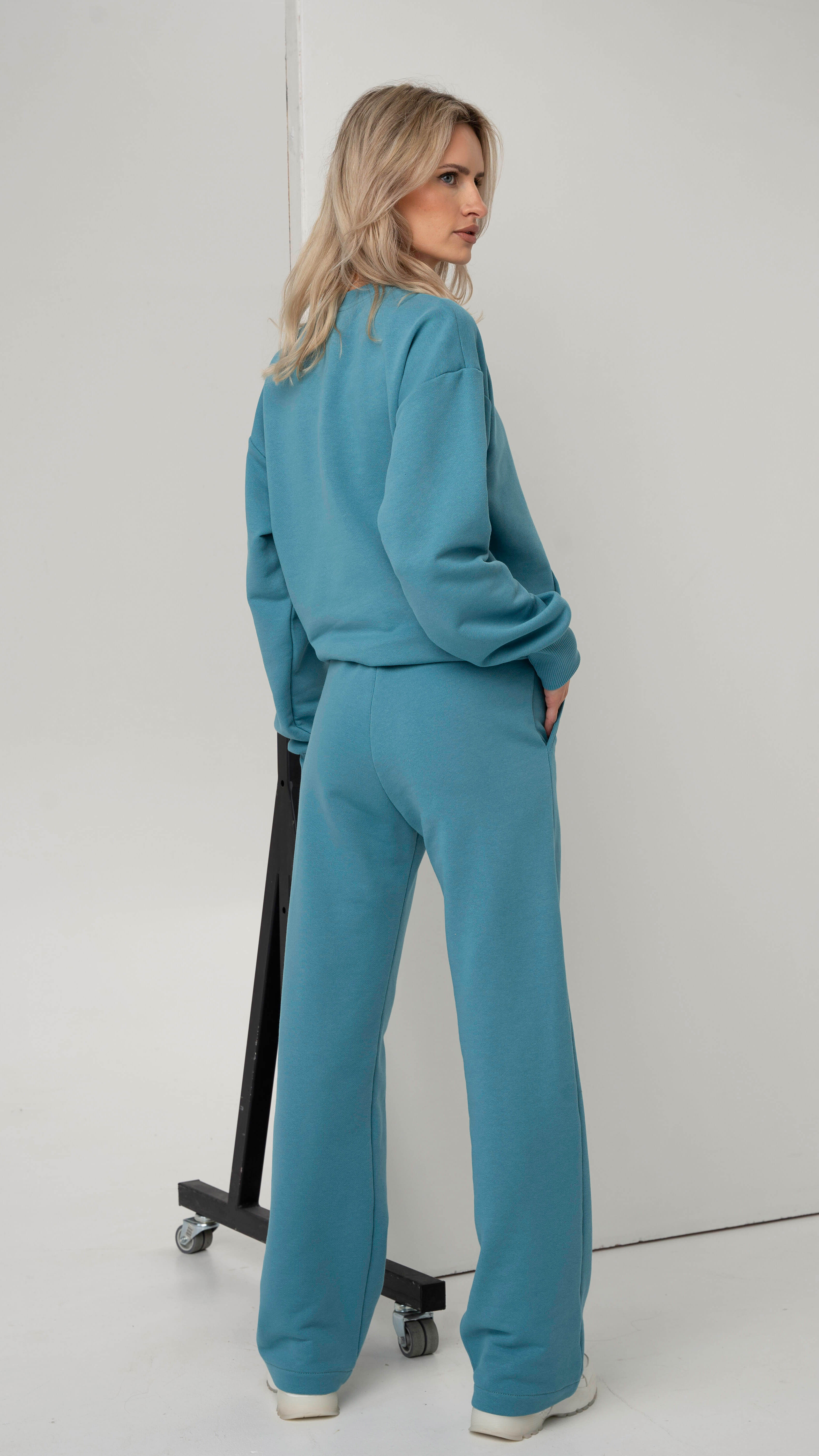 Turkio spalvos laisvalaikio treningai be pūkelio ir be kapišono džemperis su tiesiomis kelnėmis į apačią CMF by Kamilė