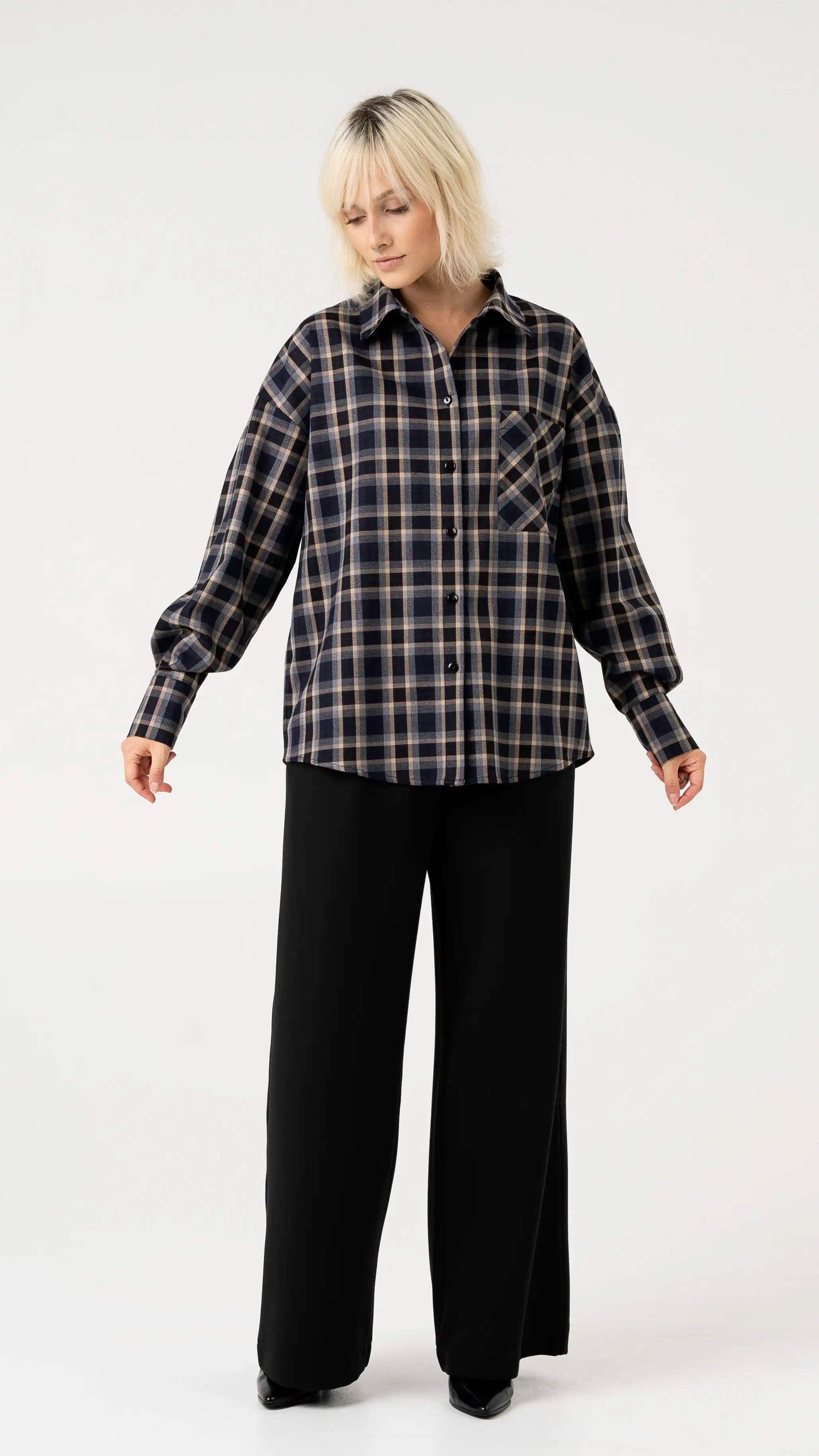 Klasikiniai moteriški marškiniai "Iglė" CMF503