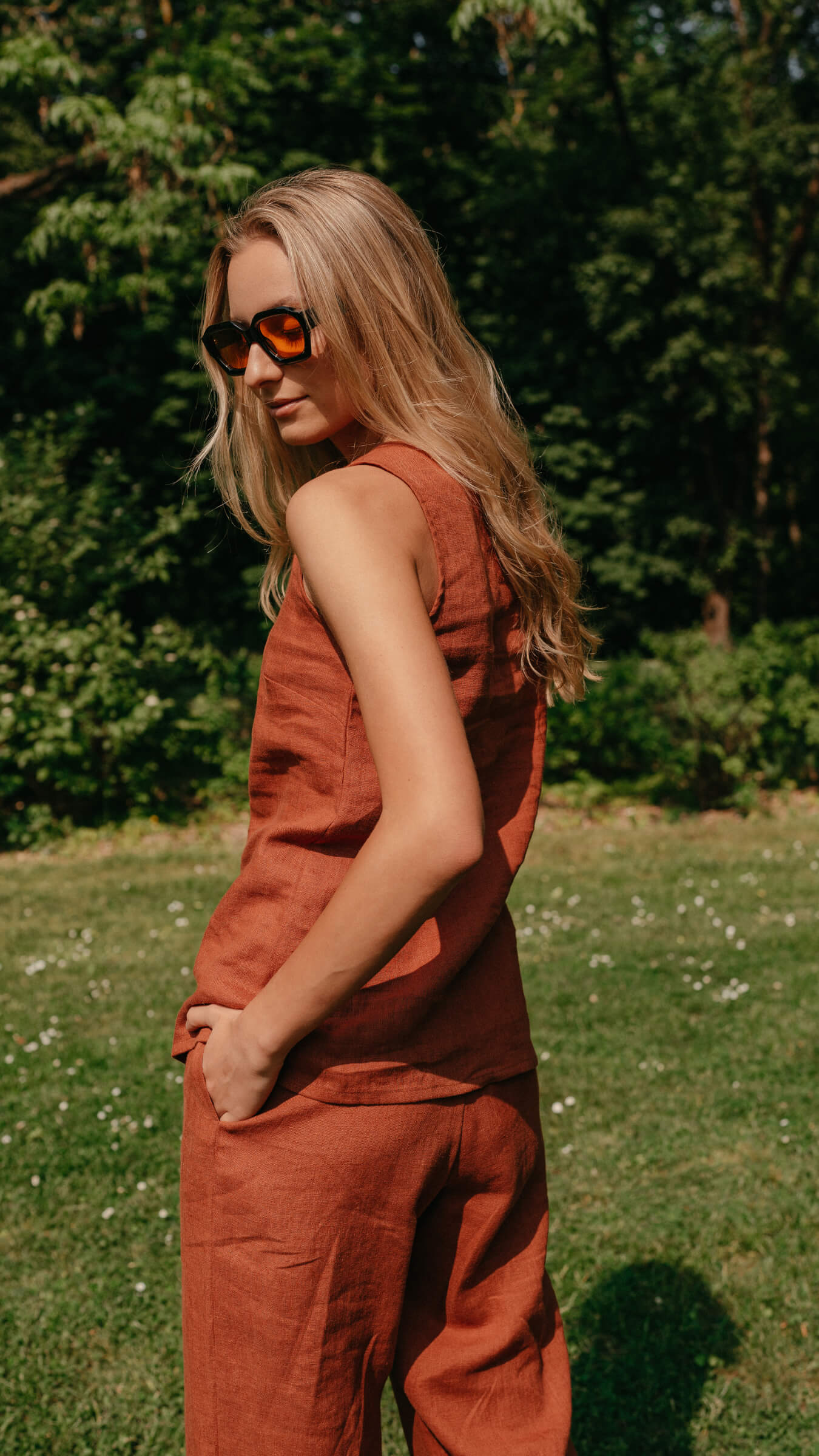 Brick-colored costume "Emilė" CMF234