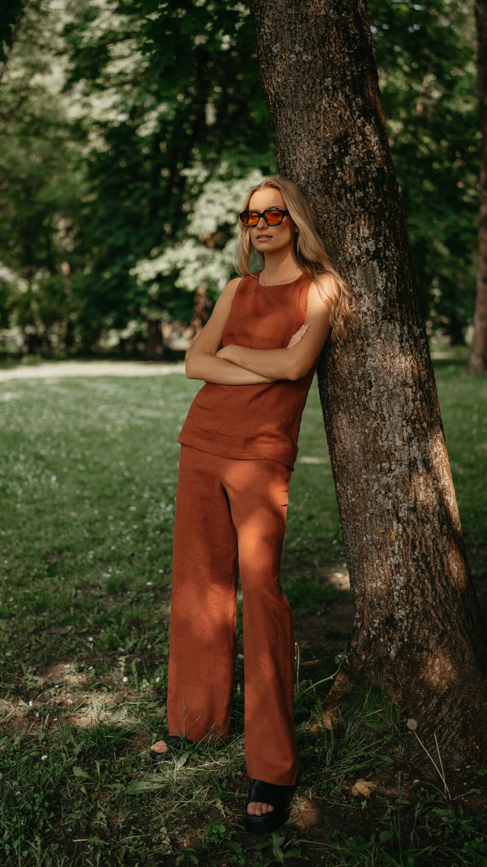 Plytinės spalvos kostiumėlis "Emilė" CMF234