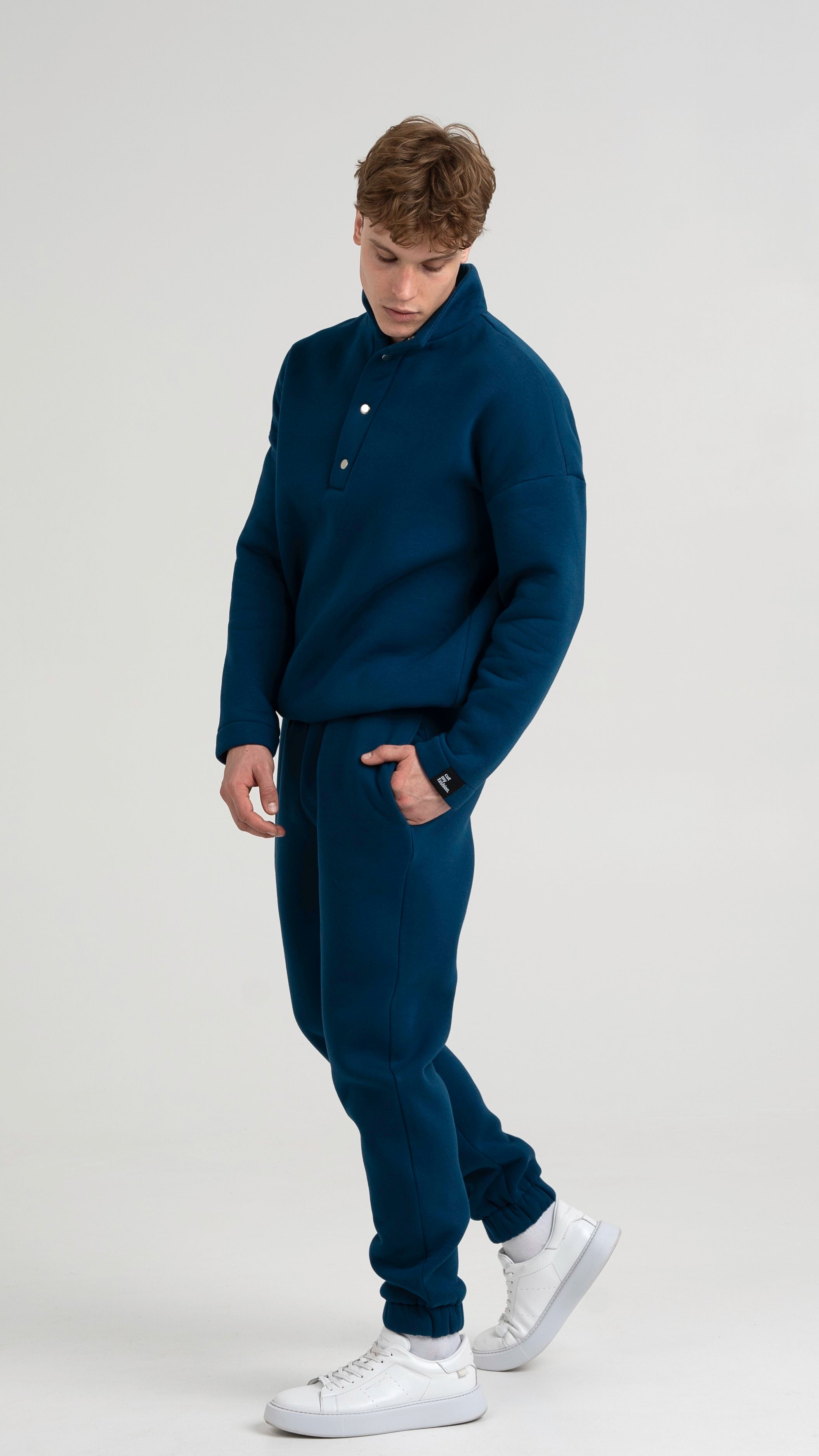 Vyriški laisvalaikio treningai su pūkeliu, sukurtas Lietuvoje „cutmyfashion