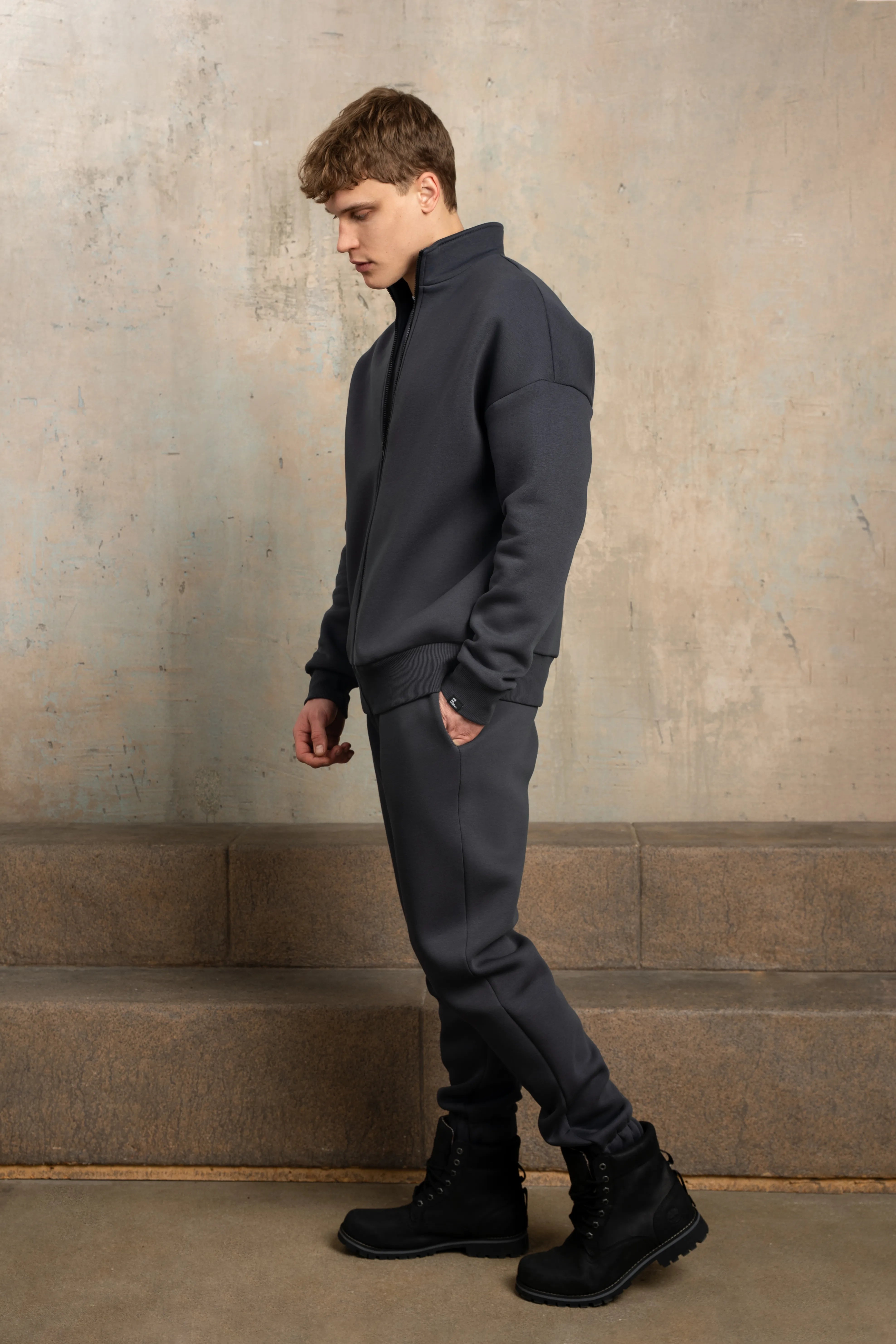 Dark grey cutmyfashion casual tracksuit with deep pockets, suitable for the city and home.