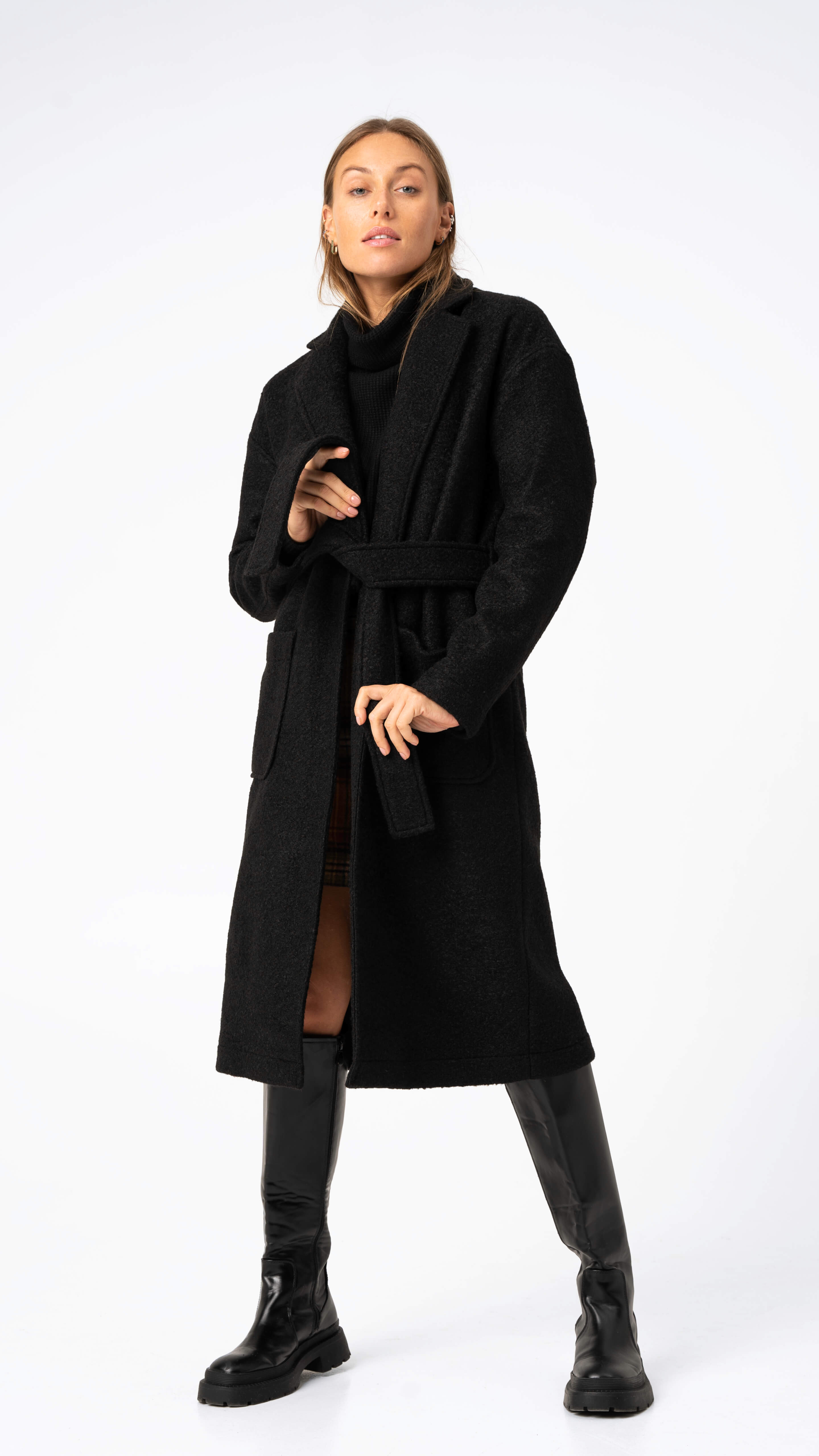 Black coat "Evening" CMF282