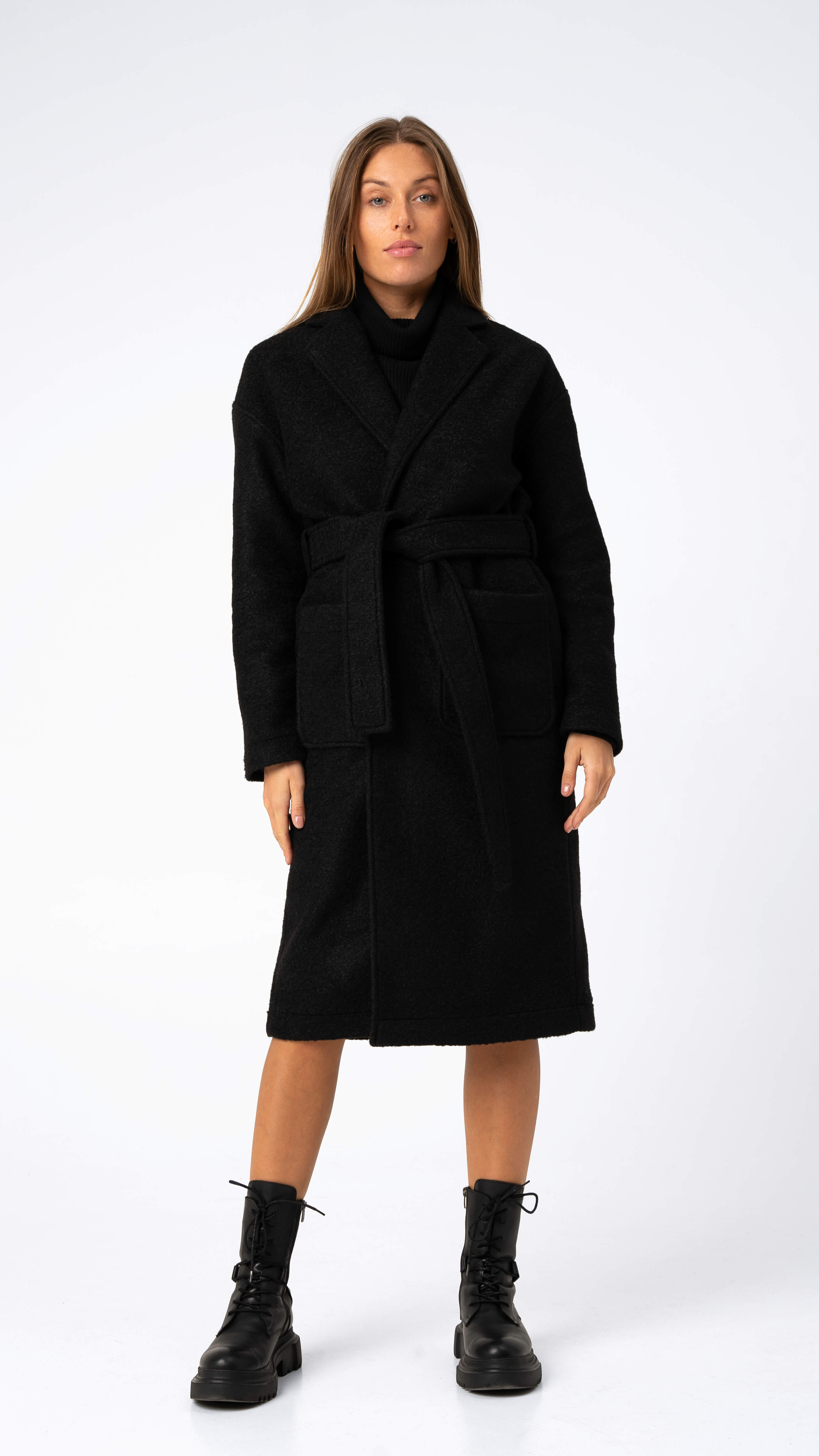 Black coat "Evening" CMF282