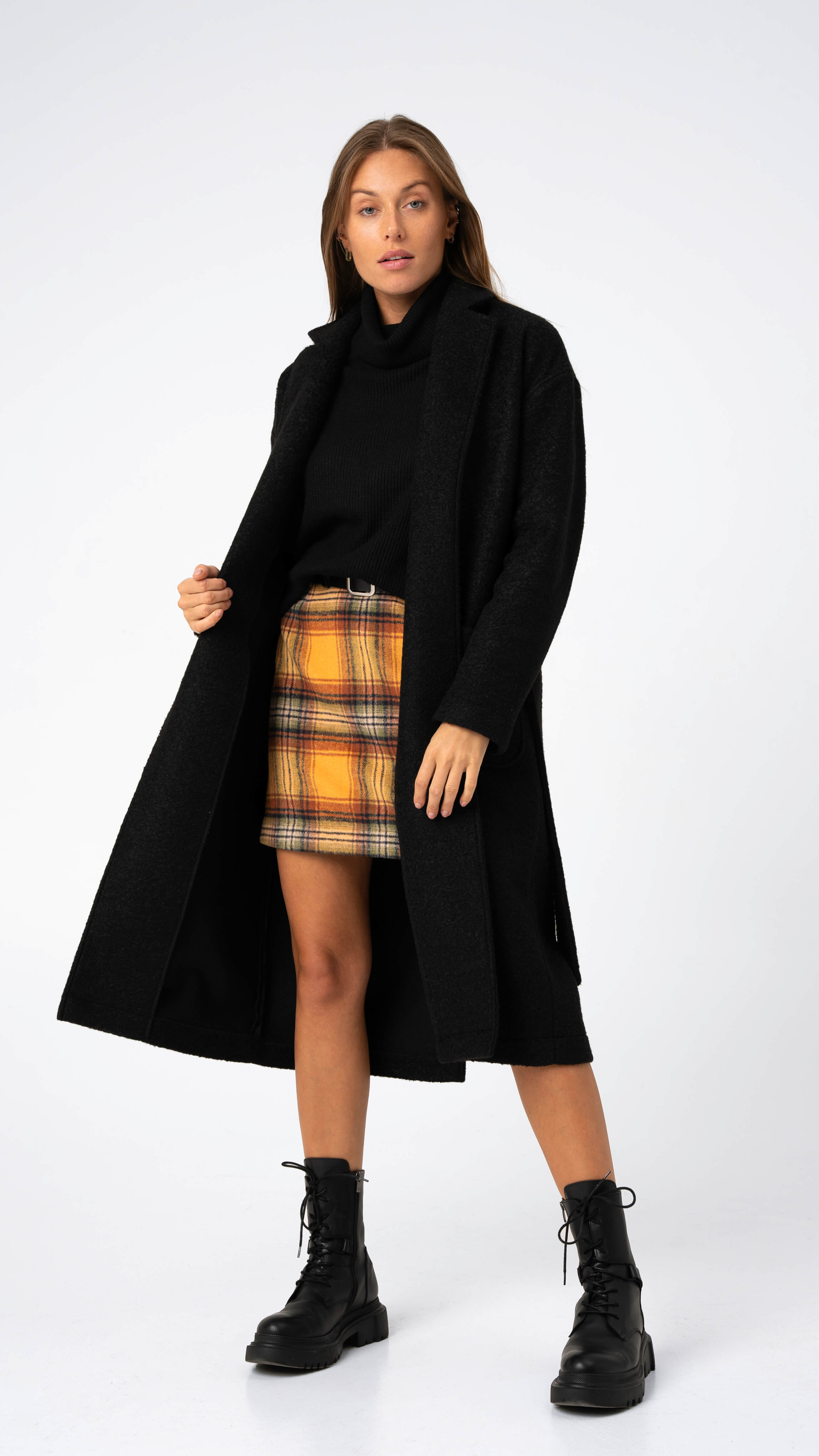 Black coat "Evening" CMF282