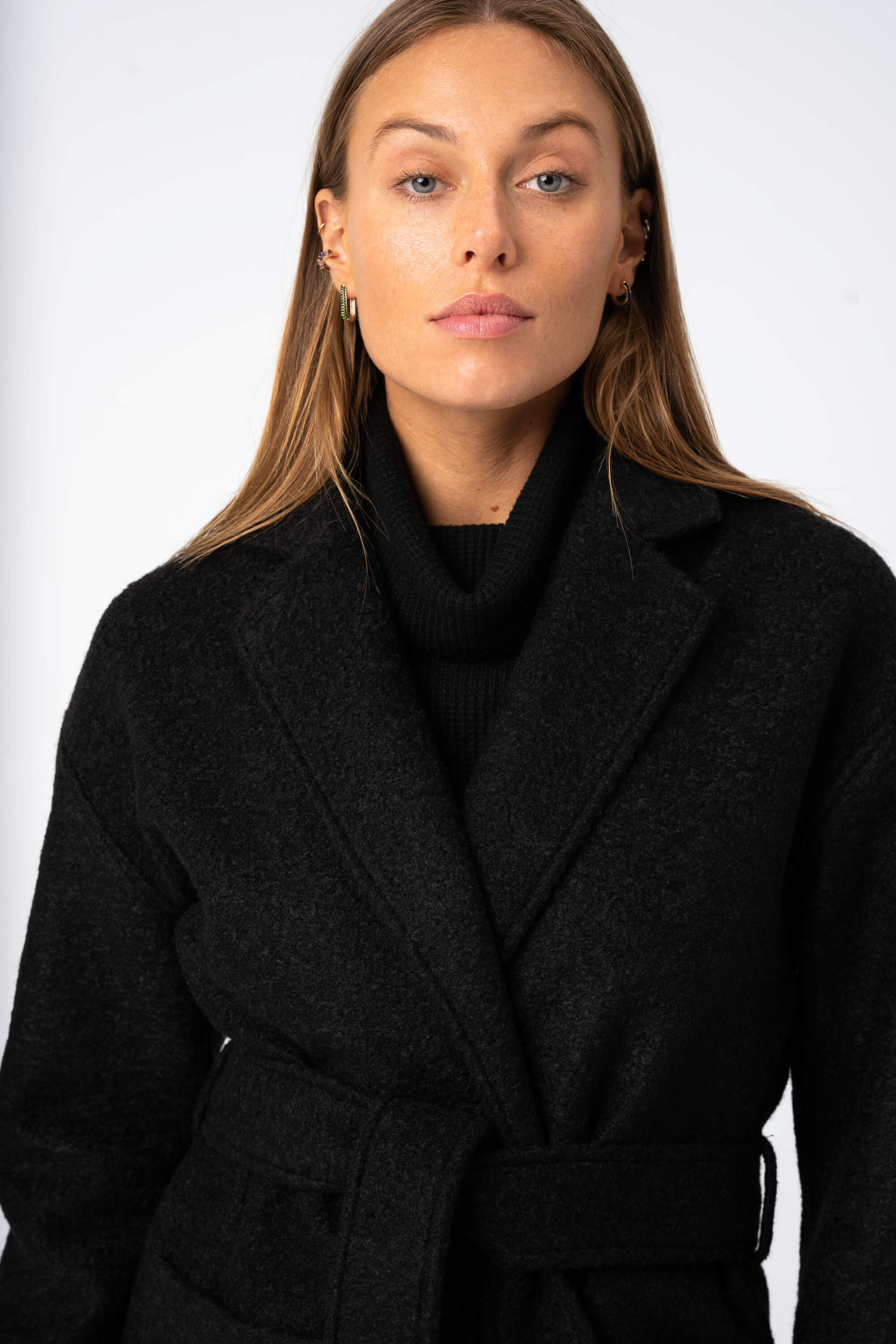 Black coat "Evening" CMF282