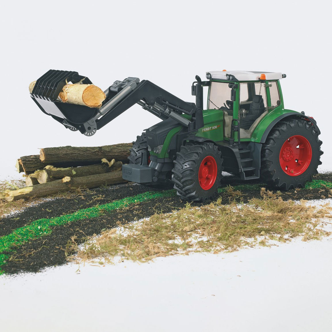 Traktorius su krautuvu „FENDT“ - 03041