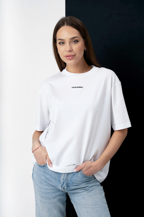 White oversized women’s T-shirt CMF471