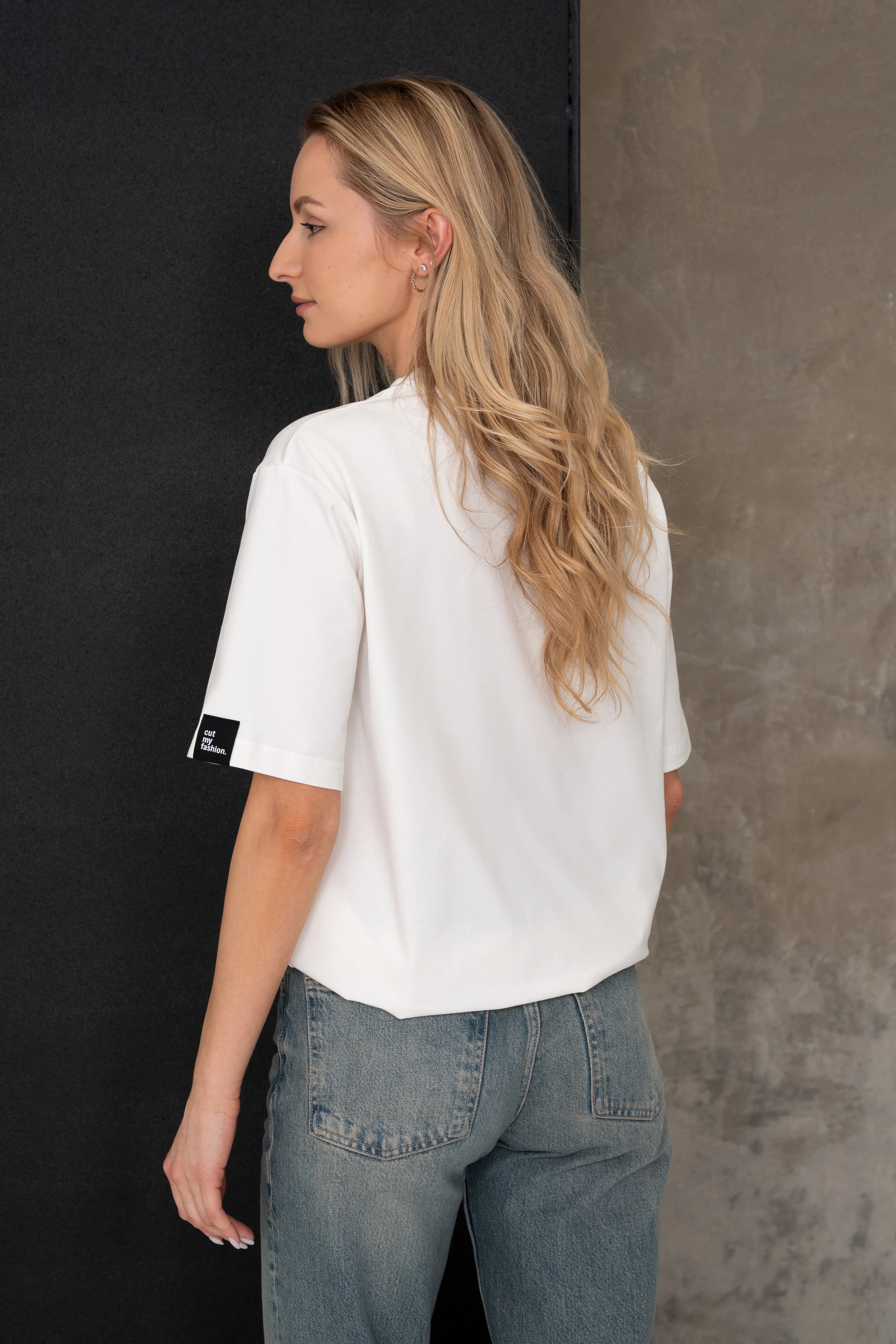 Women's white relaxed-fit cotton T-shirts, back and side view
